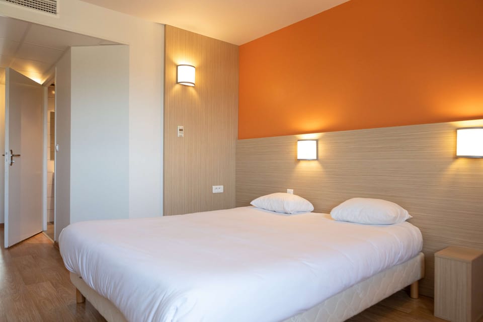 Desk, laptop workspace, blackout drapes, soundproofing