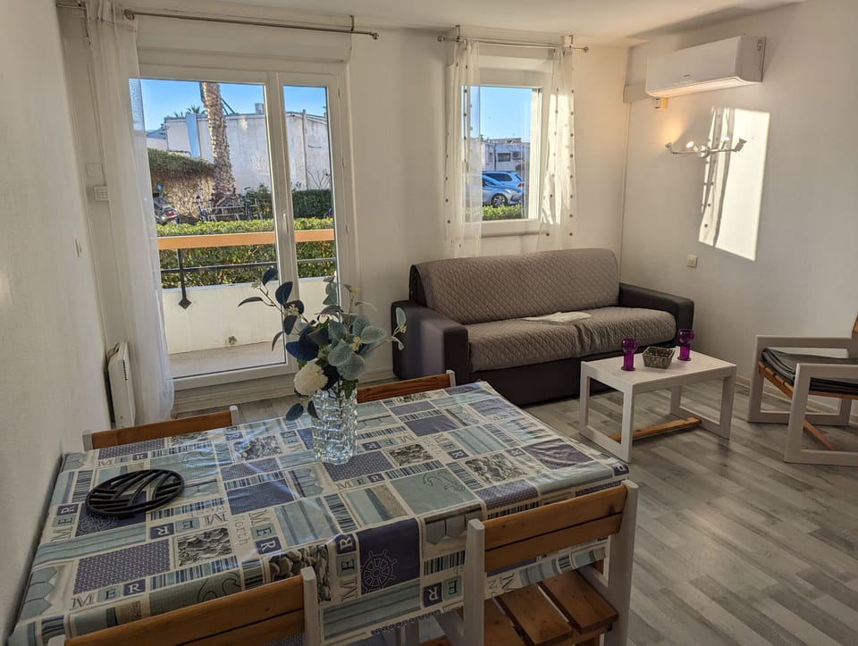 The living area has a sofa bed 140 and all the useful features for a pleasant stay