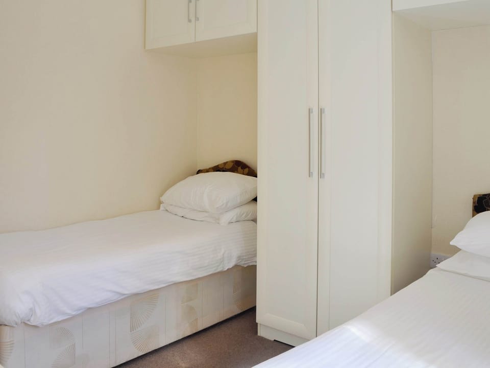 Twin bedroom | Lodge F - Royal Deeside Woodland Lodges, Dinnet, near Ballater