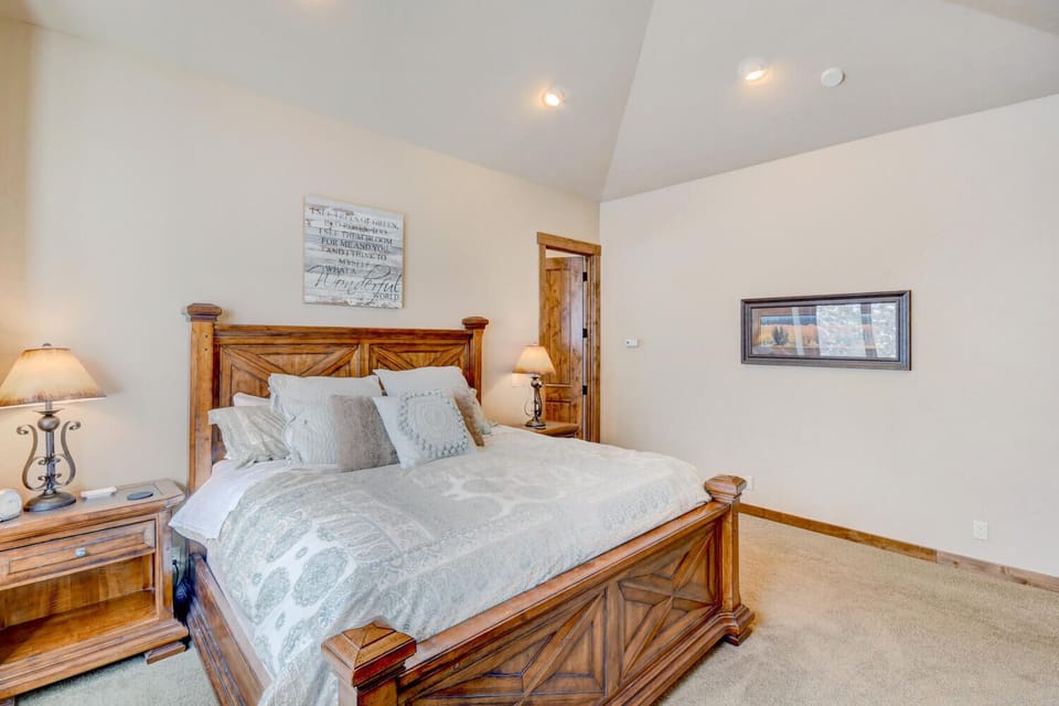 Master bedroom suite 1