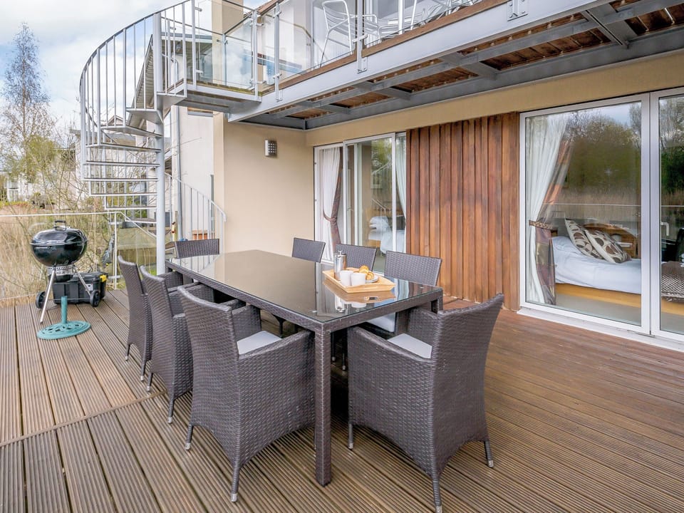 Sitting-out-area | Honey Cottage, Cirencester