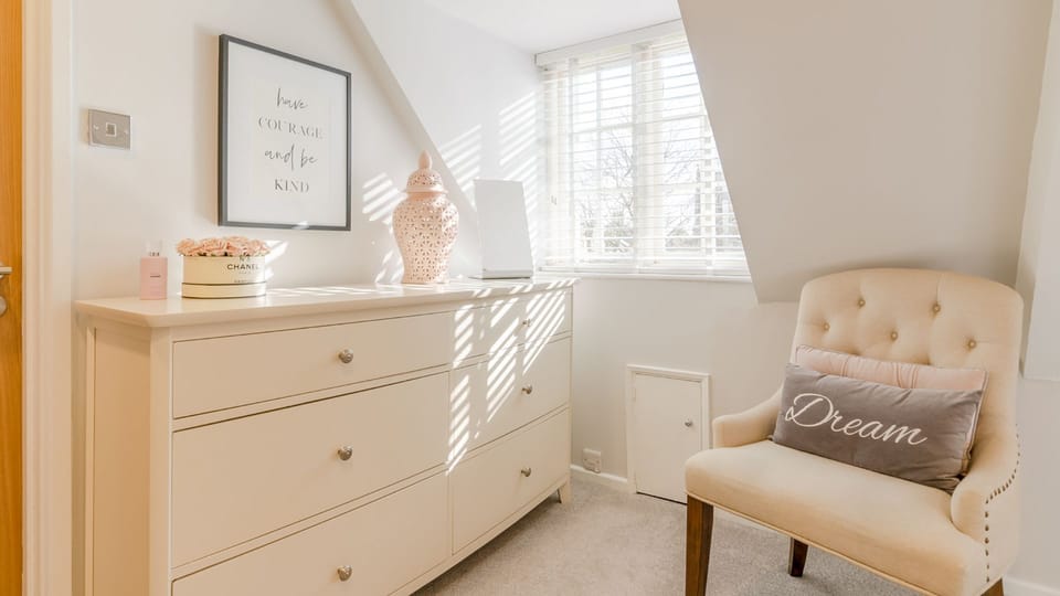 Family shower room, Little Elms, Bolthole Retreats
