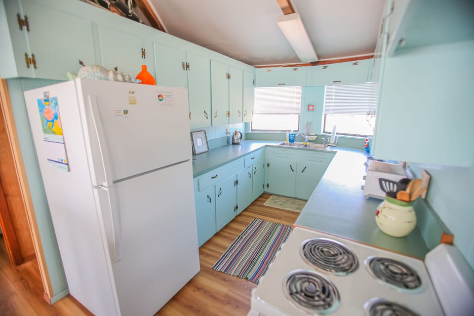 Cozy kitchen to feed your family and friends