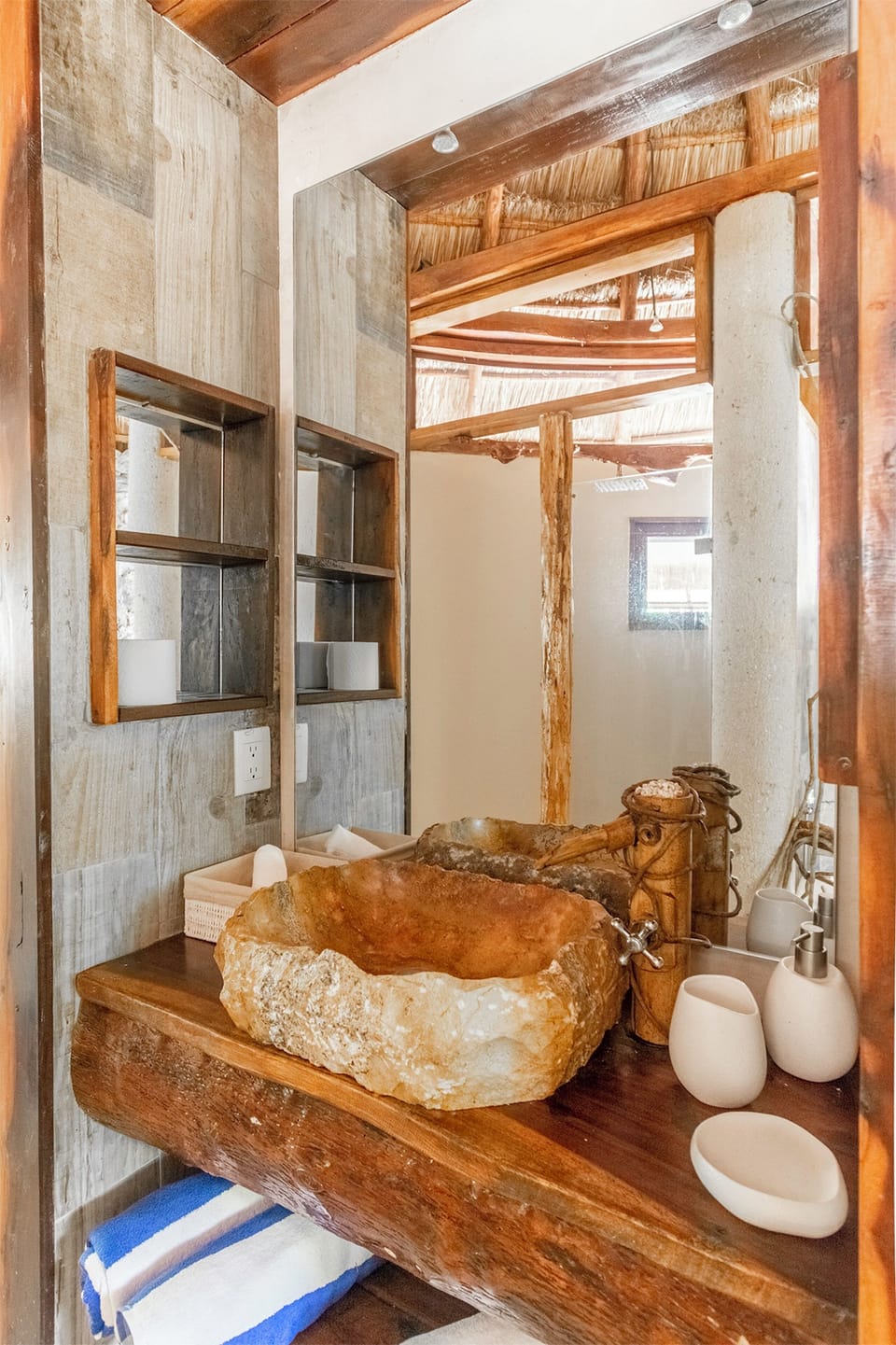 Mayan Gods Cabins | Bathroom | Shower, free toiletries, towels, soap