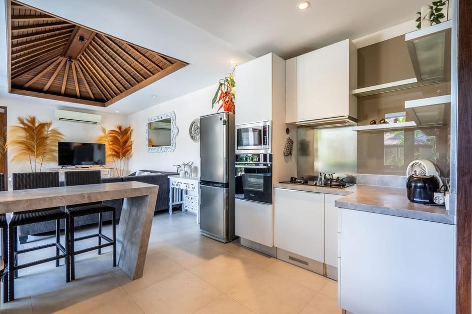 Murni Kejora - Beachfront Estate Sanur (1165)