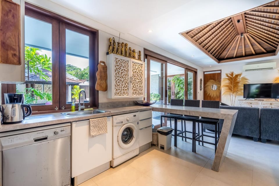 Murni Kejora - Beachfront Estate Sanur (1164)
