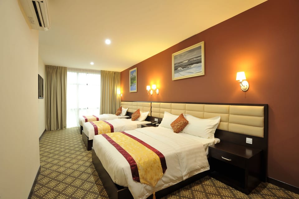 Family Suite | Egyptian cotton sheets, down comforters, pillowtop beds, minibar