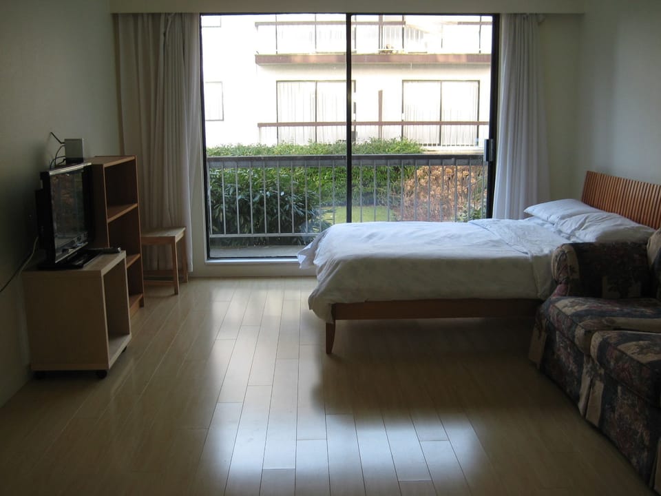 WiFi (free), bed sheets