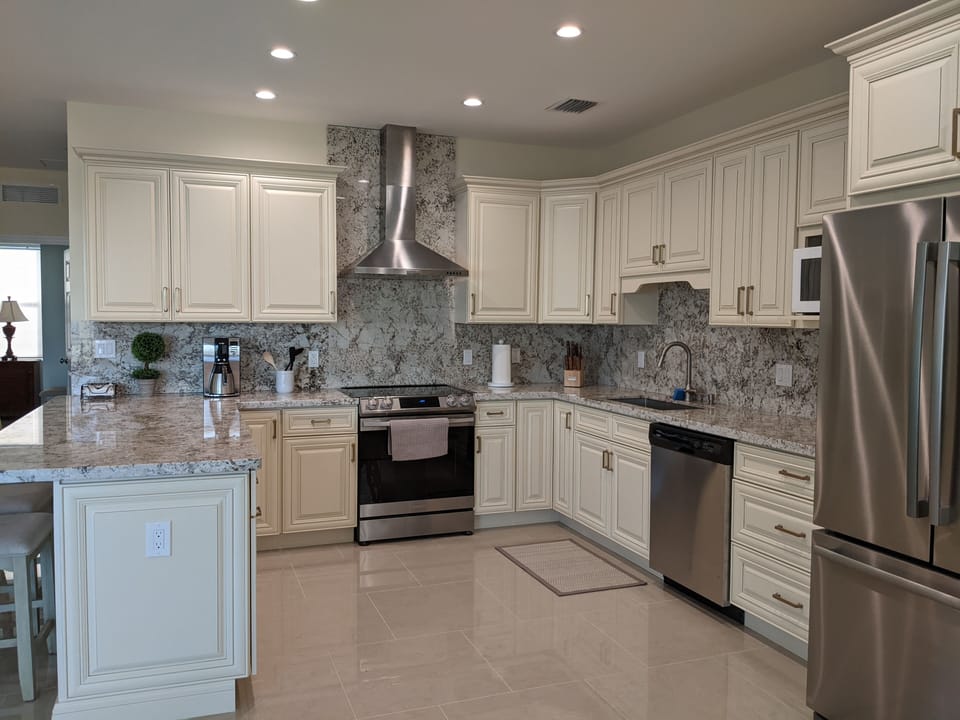 Good- sized kitchen fully equipped & with plenty of room