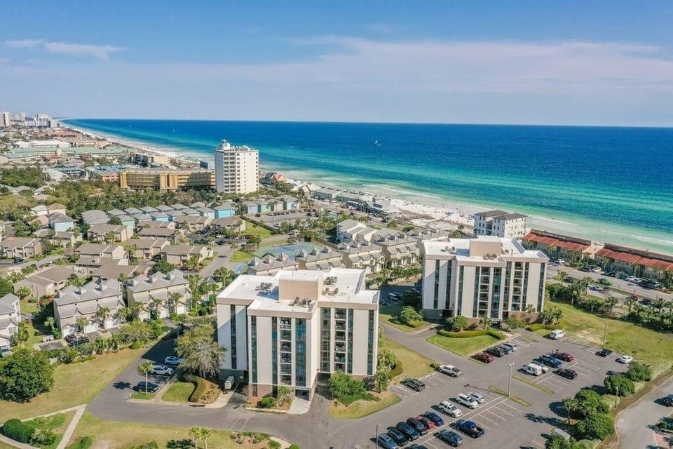 Condo, 2 Bedrooms | Exterior