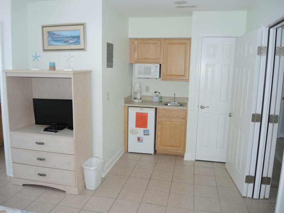 Villa, 2 Bedrooms | Private kitchen | Coffee/tea maker, fridge, microwave, dishwasher