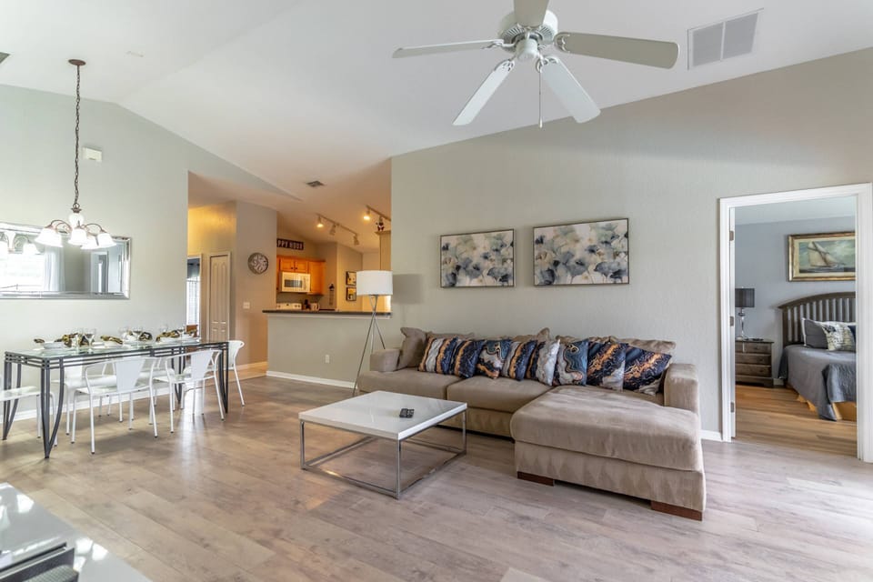 Comfy Sectional Sofa for Movie Nights!