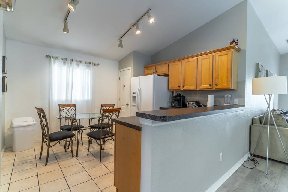 Spacious Kitchen w/Eat In Table For Four (4) Guests