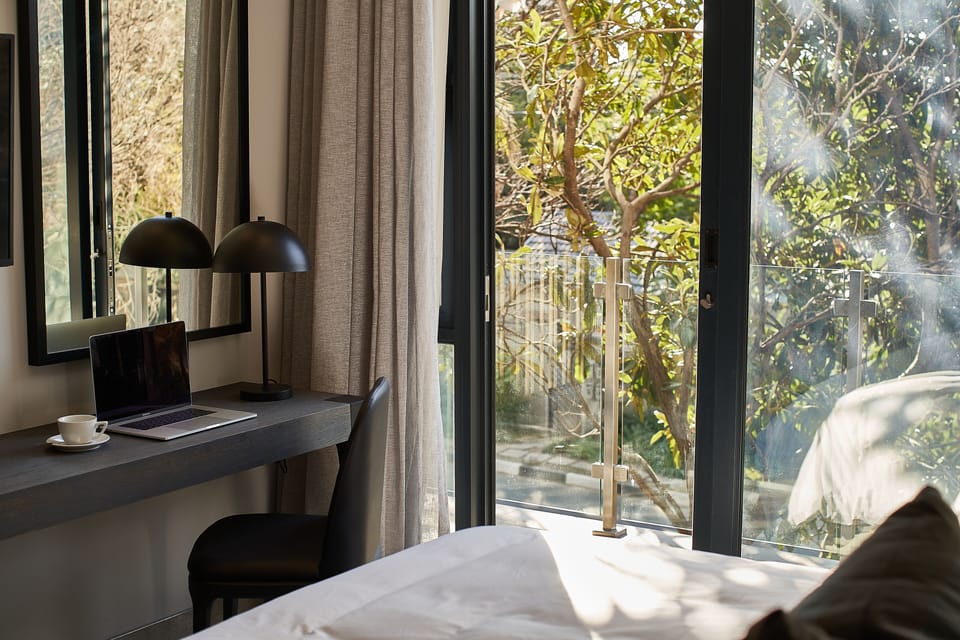 Minibar, in-room safe, desk, iron/ironing board