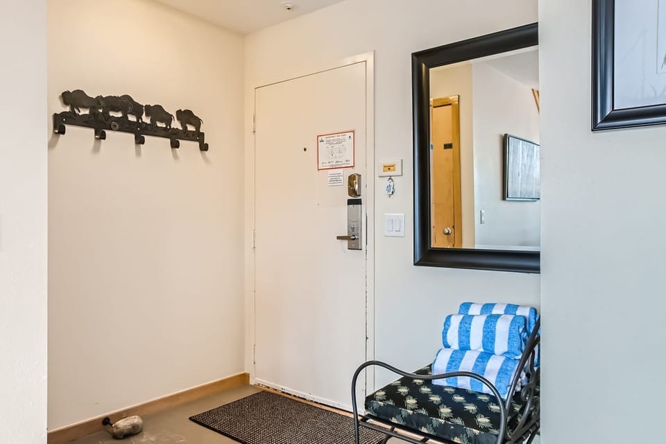 Condo, 2 Bedrooms | Interior