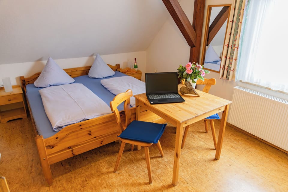 Single Room | Free WiFi, bed sheets