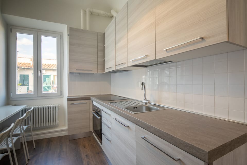 City Apartment | Private kitchen | Full-size fridge, oven, stovetop, dishwasher