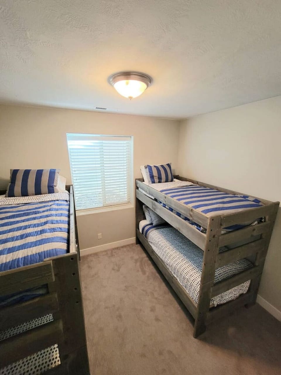 Bunk bed room