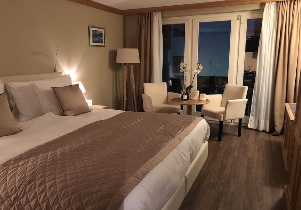 Superior Double Room, Mountain View (Matterhorn) | Hypo-allergenic bedding available, minibar, in-room safe, WiFi (free)