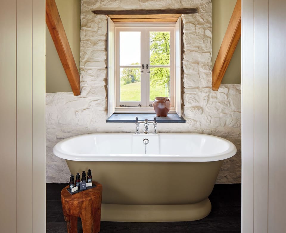 Junior Cottage (Suite) | Bathroom | Free toiletries, hair dryer, bathrobes, slippers
