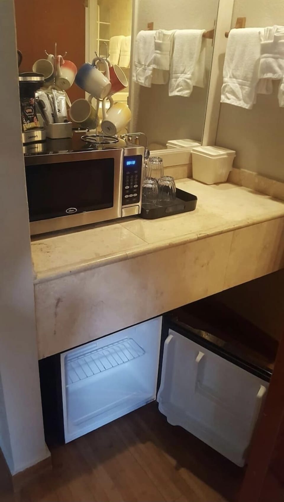 Ocean View Seawing 2 Double Beds | Private kitchen | Coffee/tea maker