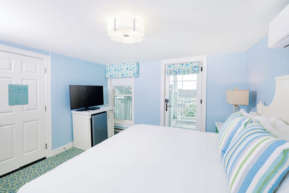 Harbor view-1 Queen Bed  | Iron/ironing board, WiFi (free), bed sheets