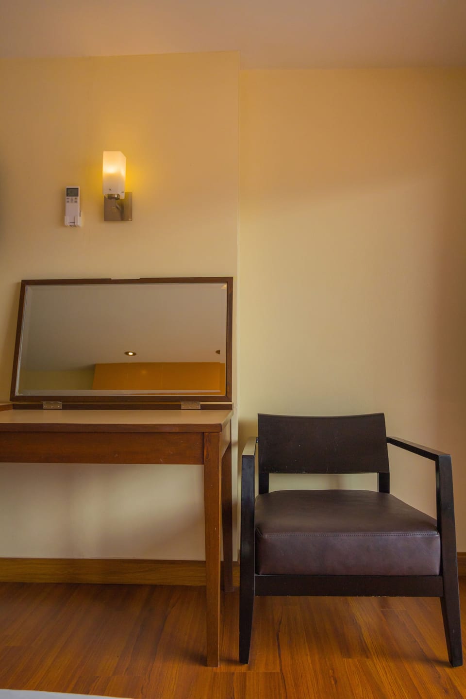Deluxe King Room | Hypo-allergenic bedding, blackout drapes, free WiFi, bed sheets