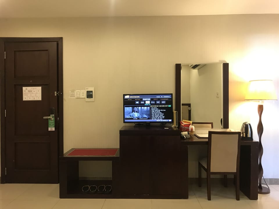 Superior Twin Room | Down comforters, memory foam beds, minibar, desk