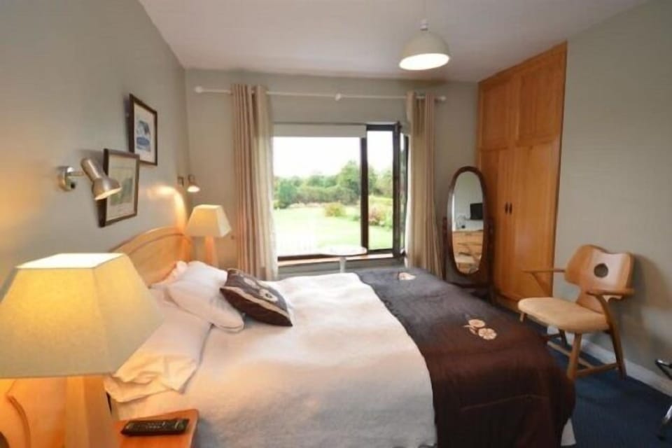 Single Room, Ensuite | In-room safe, individually furnished, soundproofing, iron/ironing board