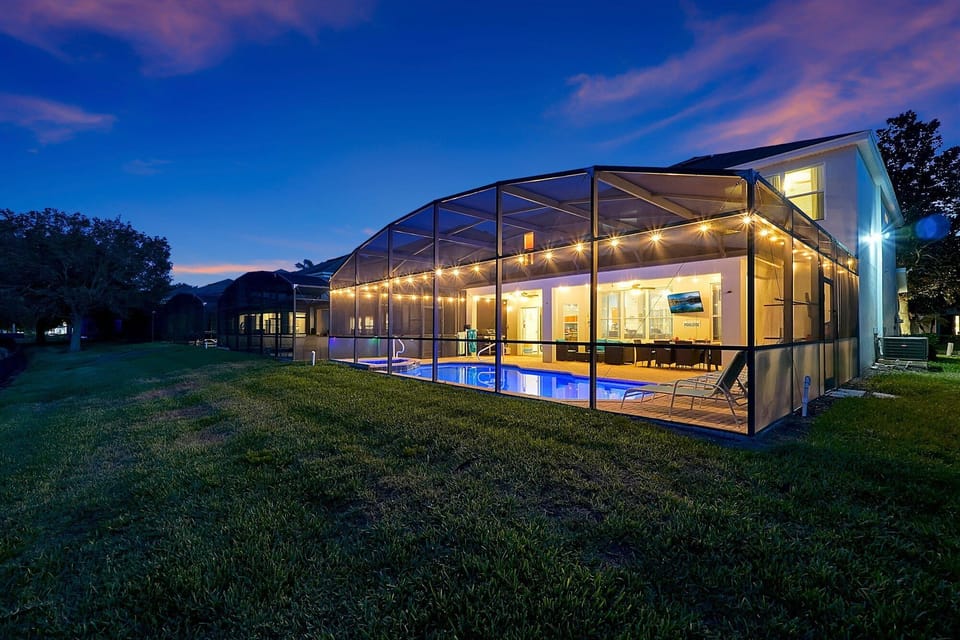 Enoy peaceful nights with your family by the pool.