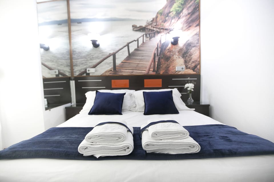 Double Room | Individually decorated, desk, blackout drapes, soundproofing