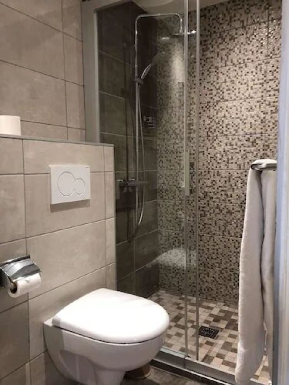Comfort Double Room | Desk, soundproofing, iron/ironing board, free WiFi