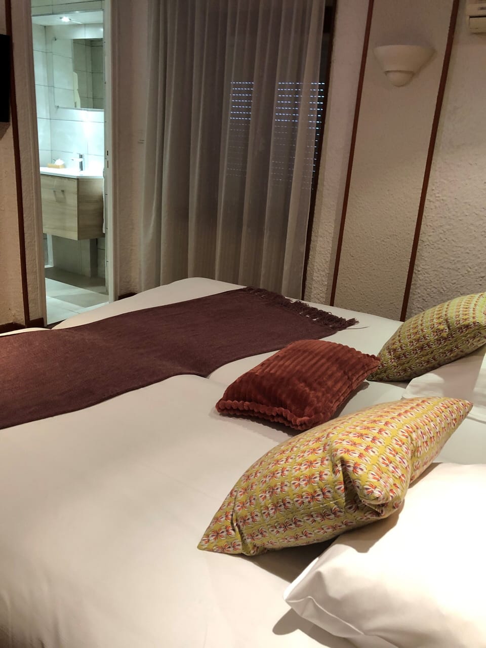 Twin Room | Desk, soundproofing, iron/ironing board, free WiFi