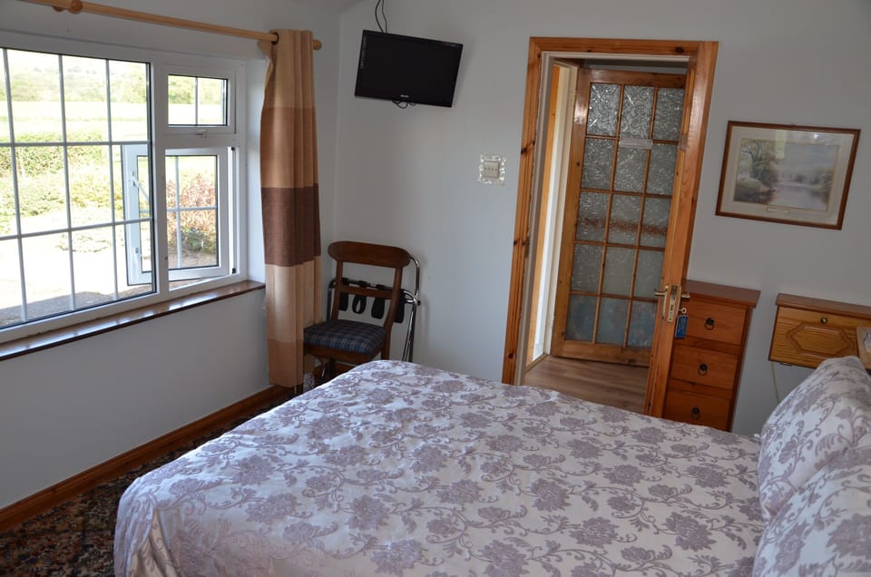 Room, Ensuite (Double/Single Room) | WiFi (free), individually decorated, individually furnished, bed sheets