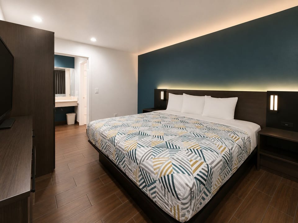 Desk, blackout drapes, free WiFi, bed sheets