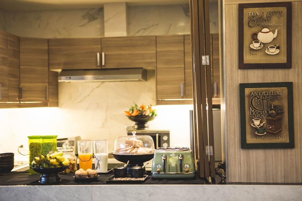 Daily cooked-to-order breakfast for a fee