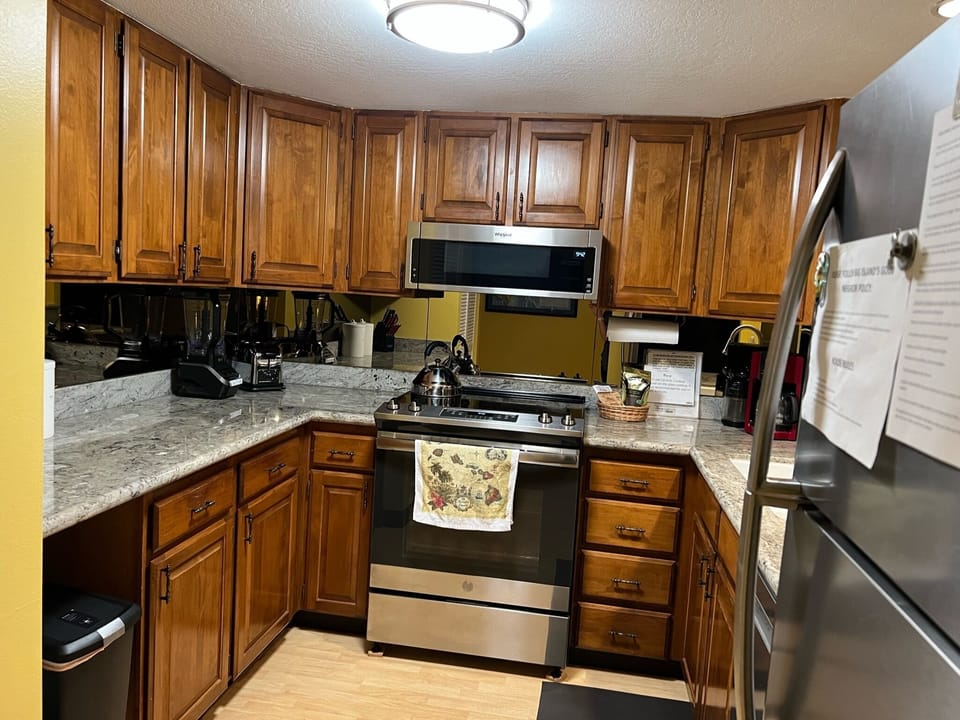 Tons of Counter space, Oven, Microwave, Dishwasher, Refridge, Freezer & Pantry