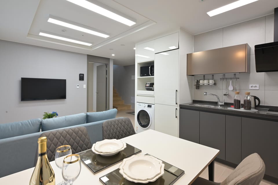 Deluxe Duplex | Free WiFi, bed sheets