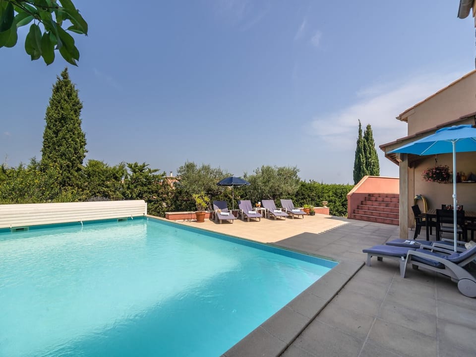 Holiday Home Swimming Pool