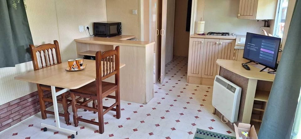 Mobile Home | Living area | TV