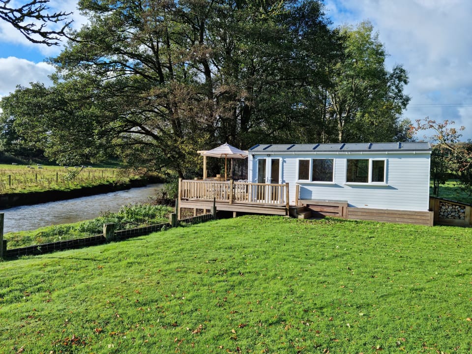 Cabin | Exterior