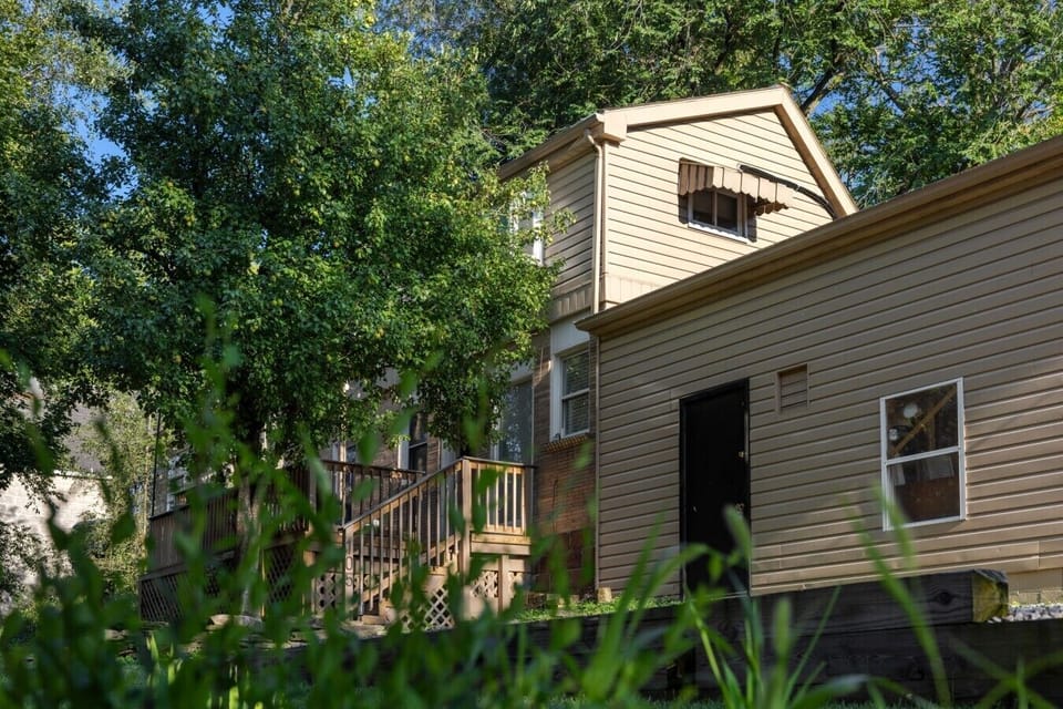 Private, tucked-away, and serene—the perfect green escape to leave the hustle of the world behind.