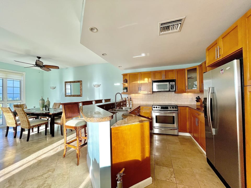 Fully outfitted kitchen, dishwasher, coffee maker, toaster, blender
