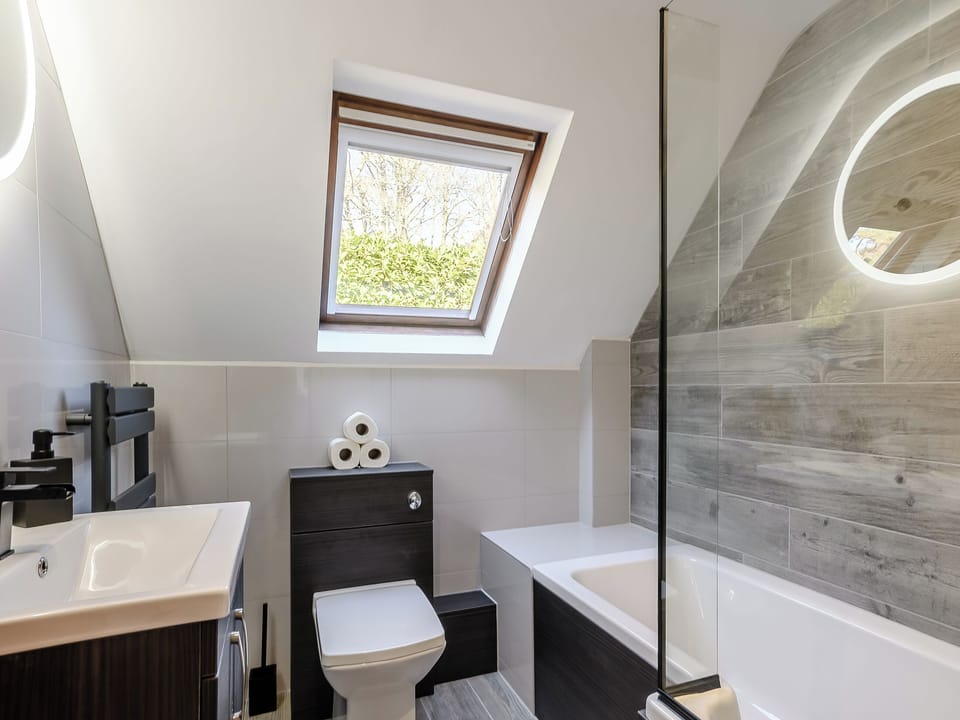 Bathroom | Fir View Cottage, Cromer