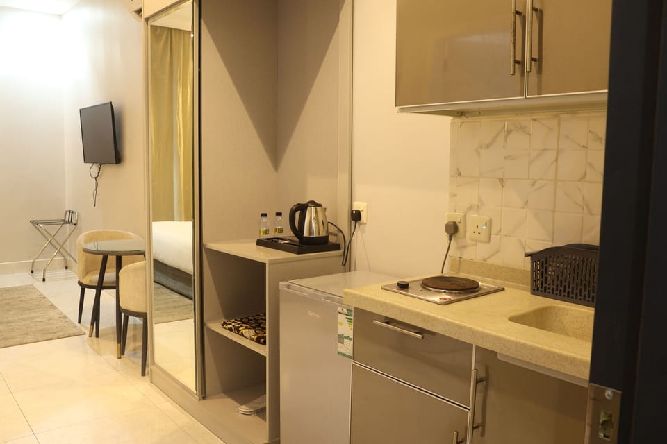 Egyptian cotton sheets, premium bedding, soundproofing, free WiFi