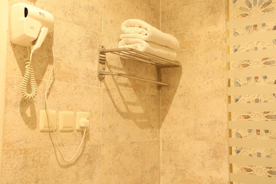 Slippers, towels