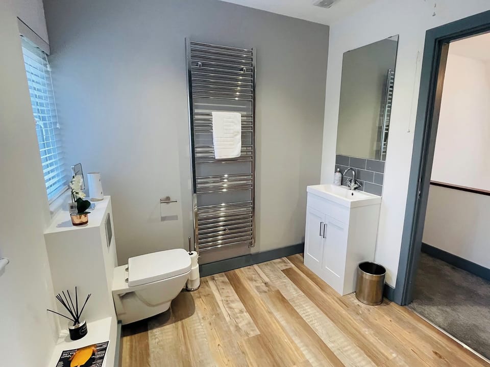 Shower room | Warren House Retreat, Maldon