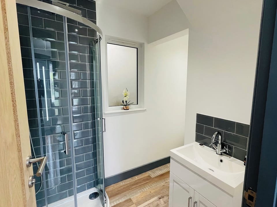 Shower room | Warren House Retreat, Maldon