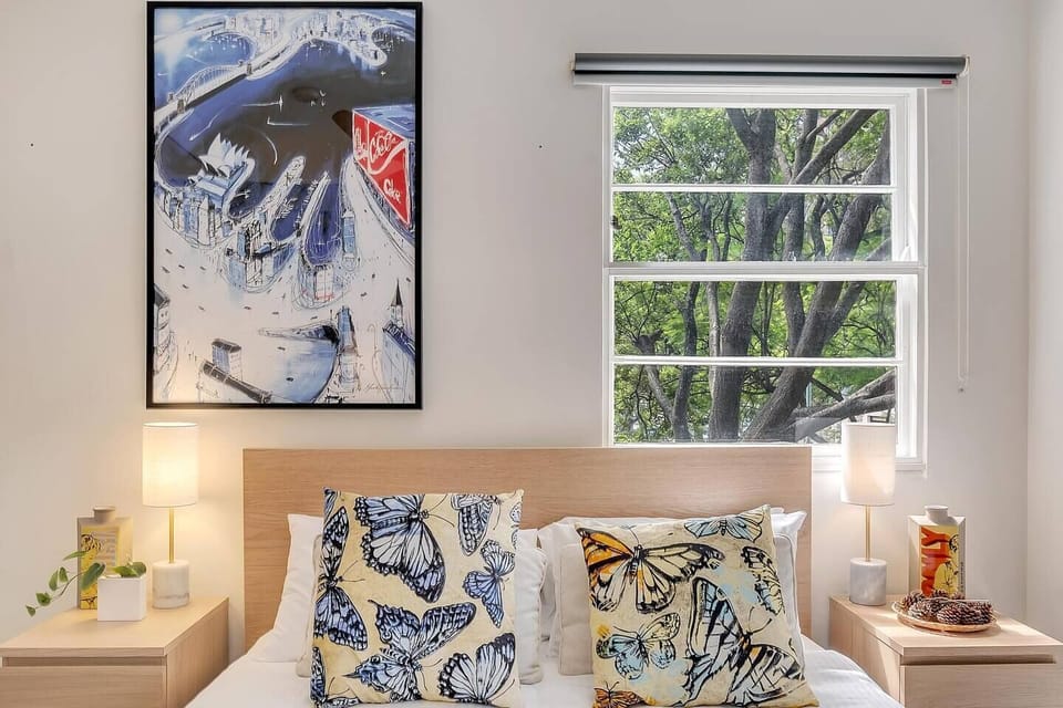 Heatherbrae I - Luxurious 3 Bed Apartment, World Class Harbour Bridge Views.