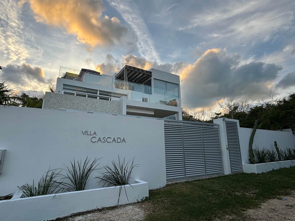 Villa Front